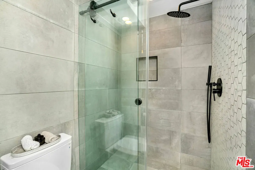 4040 Grand View Boulevard 7, Los Angeles, California 90066 home-pic-21